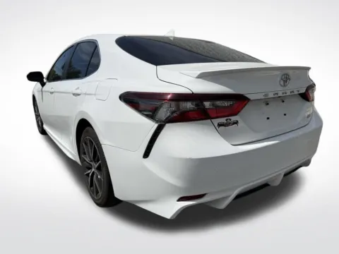 More photos of 2021 Toyota Camry SE at Dream Work Automotive, NC