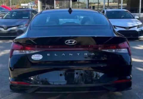 More photos of 2023 Hyundai Elantra SE at Dream Work Automotive, NC
