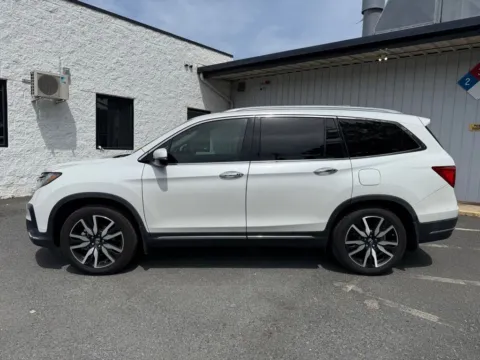 Another view of 2022 Honda Pilot Touring for sale in Charlotte, NC at Dream Work Automotive