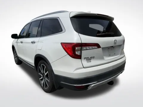More photos of 2022 Honda Pilot Touring at Dream Work Automotive, NC