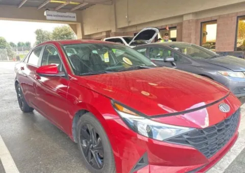 More photos of 2021 Hyundai Elantra SEL at Dream Work Automotive, NC