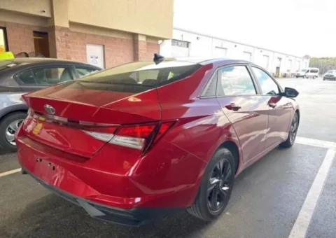 More photos of 2021 Hyundai Elantra SEL at Dream Work Automotive, NC