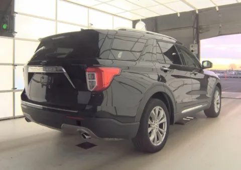 More photos of 2023 Ford Explorer Limited at Dream Work Automotive, NC