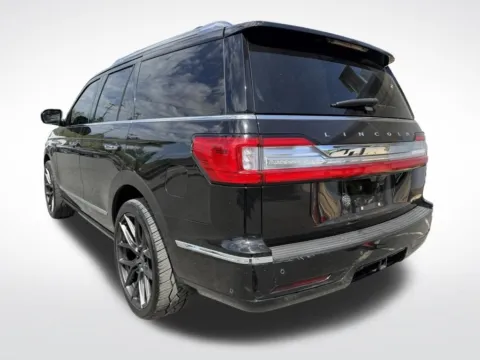 More photos of 2019 Lincoln Navigator Reserve at Dream Work Automotive, NC