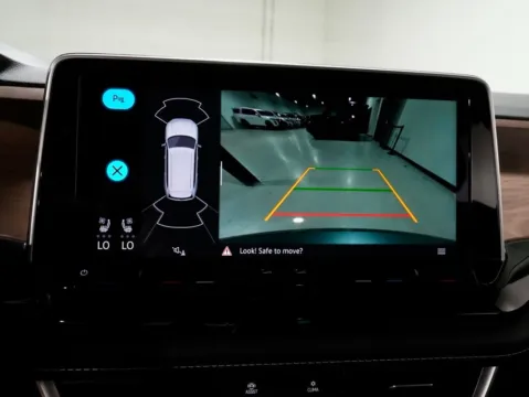 More photos of 2024 Volkswagen Atlas 2.0T SE w/Technology at Dream Work Automotive, NC