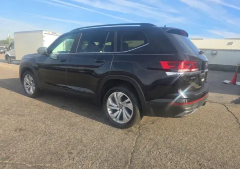 Photos of 2021 Volkswagen Atlas 3.6L V6 SE w/Technology for sale in Charlotte, NC at Dream Work Automotive