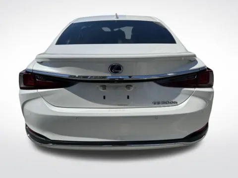 More photos of 2021 Lexus ES 300h Ultra Luxury at Dream Work Automotive, NC