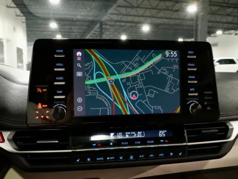 More photos of 2022 Toyota Sienna Limited at Dream Work Automotive, NC