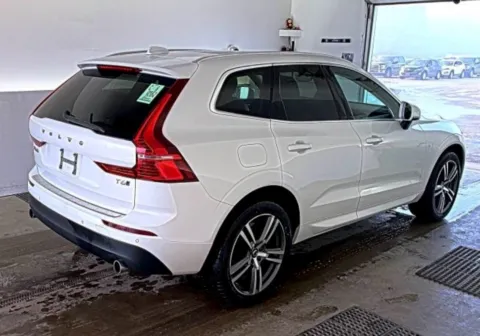 More photos of 2021 Volvo XC60 T6 Momentum at Dream Work Automotive, NC