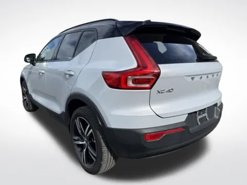 More photos of 2022 Volvo XC40 R-Design at Dream Work Automotive, NC