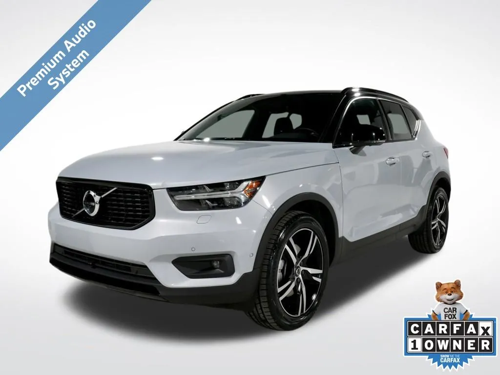 2022 Volvo XC40 T5 R-Design AWD's photo