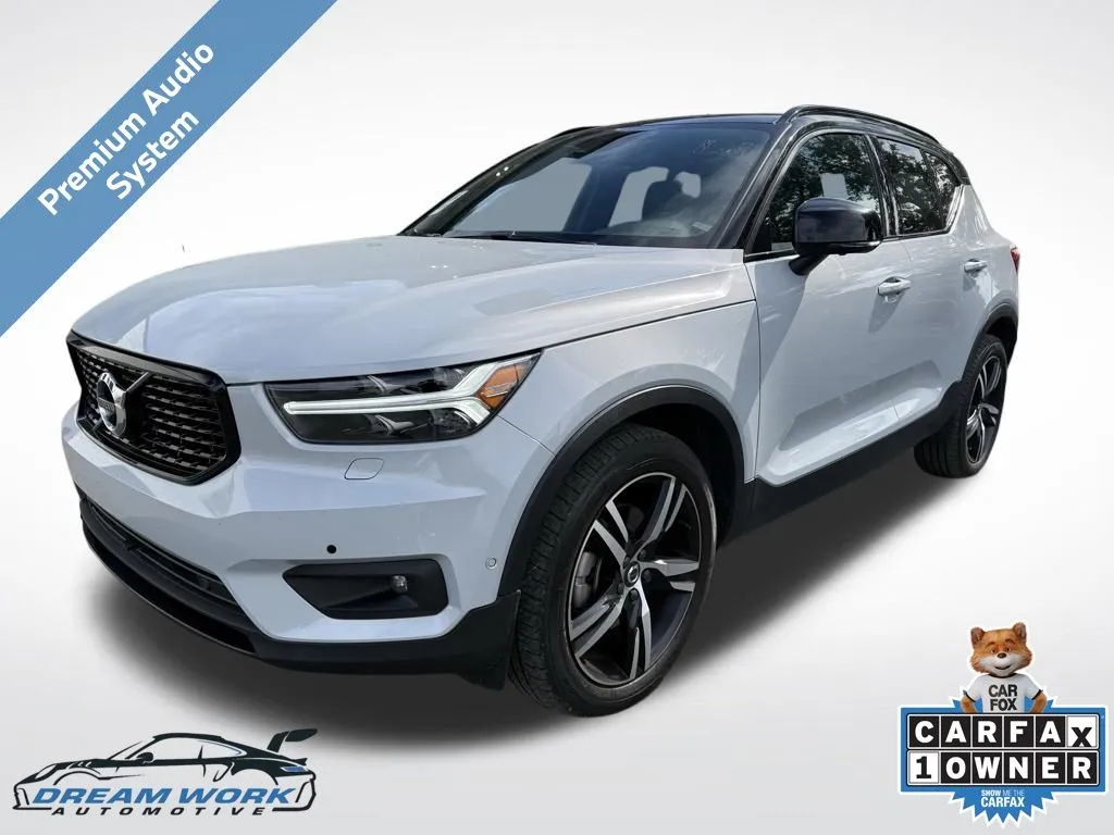 Gray 2022 Volvo XC40 R-Design for sale in Charlotte, NC