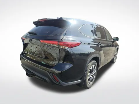 Another view of 2021 Toyota Highlander XLE for sale in Charlotte, NC at Dream Work Automotive