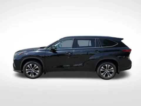 Another view of 2021 Toyota Highlander XLE for sale in Charlotte, NC at Dream Work Automotive