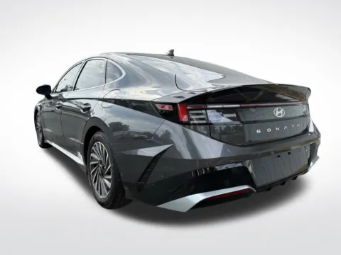 More photos of 2025 Hyundai Sonata Hybrid Limited at Dream Work Automotive, NC