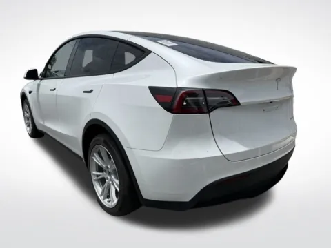 More photos of 2023 Tesla Model Y Long Range at Dream Work Automotive, NC