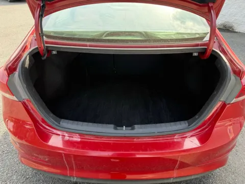 More photos of 2017 Hyundai Elantra Limited at Dream Work Automotive, NC