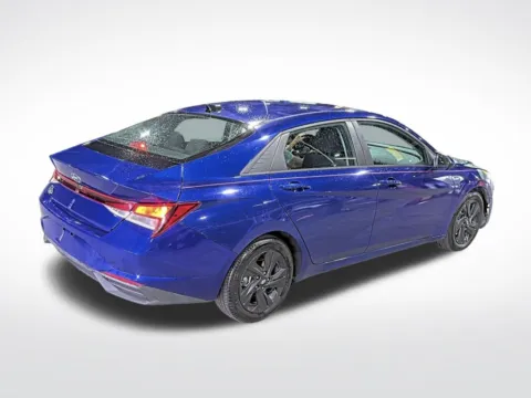 More photos of 2021 Hyundai Elantra SEL at Dream Work Automotive, NC