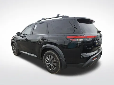 More photos of 2022 Nissan Pathfinder SV at Dream Work Automotive, NC