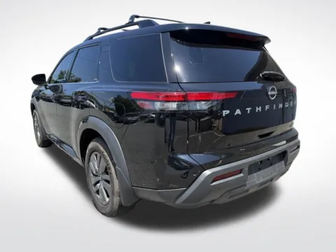 More photos of 2022 Nissan Pathfinder SV at Dream Work Automotive, NC
