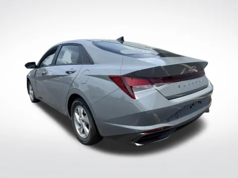 More photos of 2022 Hyundai Elantra SE at Dream Work Automotive, NC