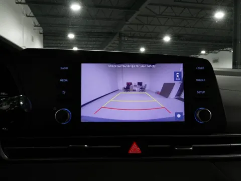 More photos of 2022 Hyundai Elantra SE at Dream Work Automotive, NC