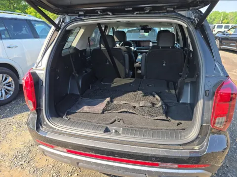 More photos of 2023 Hyundai Palisade SEL at Dream Work Automotive, NC