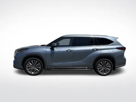 Photos of 2021 Toyota Highlander Hybrid Platinum for sale in Charlotte, NC at Dream Work Automotive