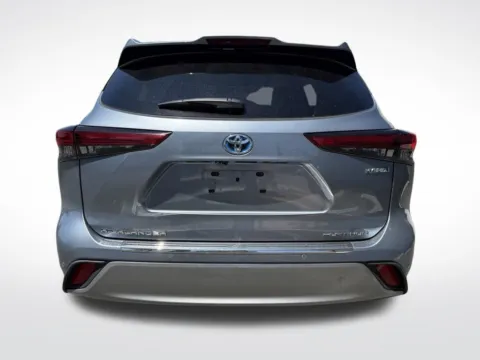 More photos of 2021 Toyota Highlander Hybrid Platinum at Dream Work Automotive, NC