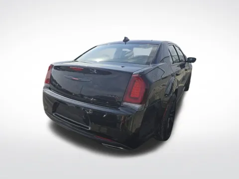 More photos of 2022 Chrysler 300 S at Dream Work Automotive, NC