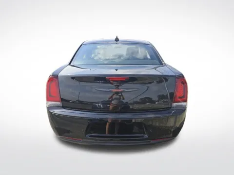 More photos of 2022 Chrysler 300 S at Dream Work Automotive, NC