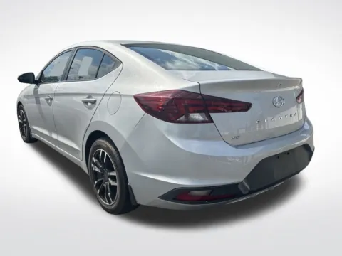 More photos of 2019 Hyundai Elantra SE at Dream Work Automotive, NC