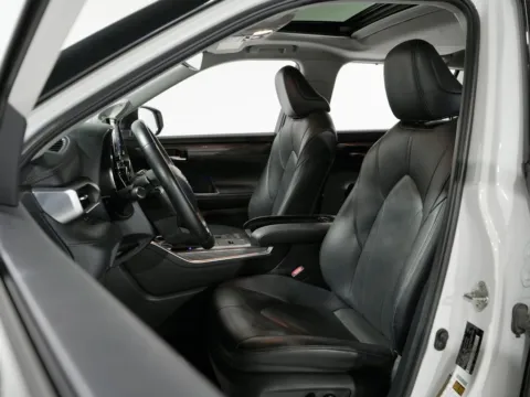 Another view of 2020 Toyota Highlander Limited for sale in Charlotte, NC at Dream Work Automotive