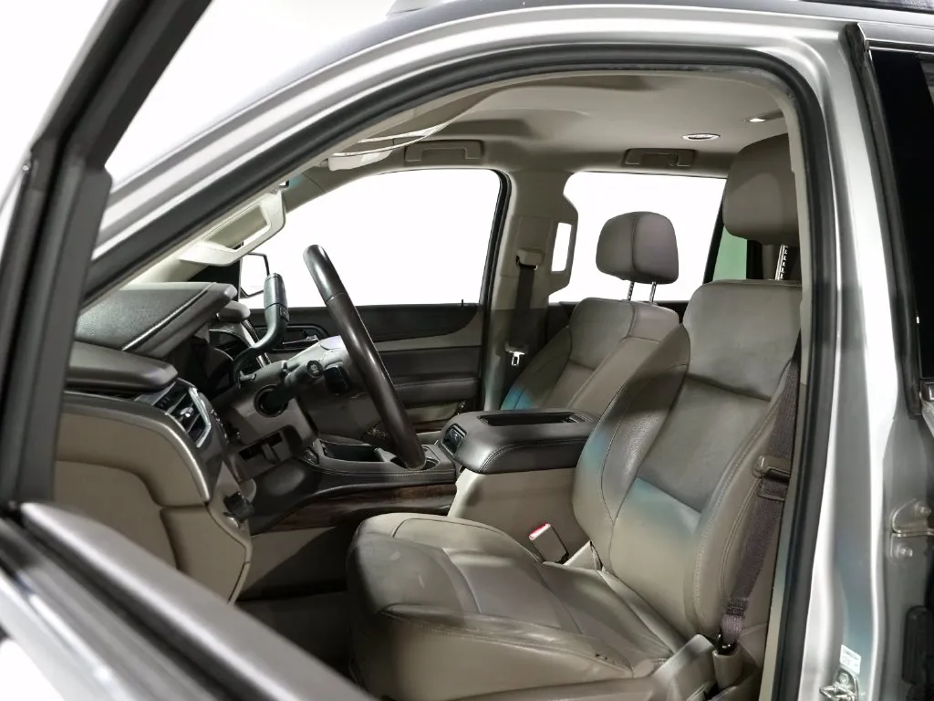 2019 Chevrolet Tahoe LT - Photo 3