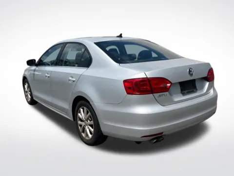 More photos of 2014 Volkswagen Jetta 1.8T SE at Dream Work Automotive, NC