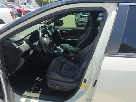 More photos of 2019 Toyota RAV4 Hybrid XSE at Dream Work Automotive, NC