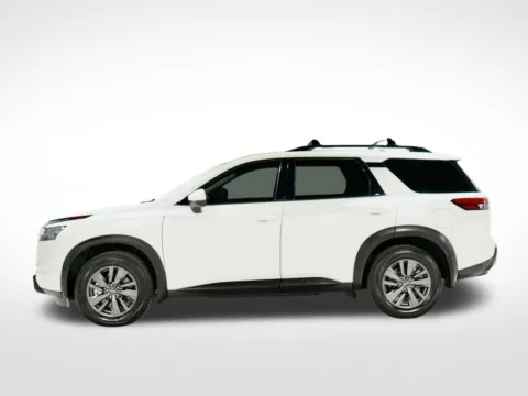 More photos of 2022 Nissan Pathfinder SV at Dream Work Automotive, NC
