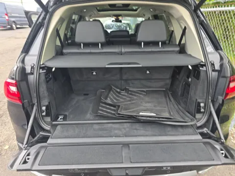 More photos of 2021 BMW X7 xDrive40i at Dream Work Automotive, NC