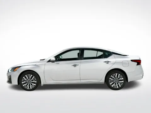 More photos of 2023 Nissan Altima 2.5 SV at Dream Work Automotive, NC