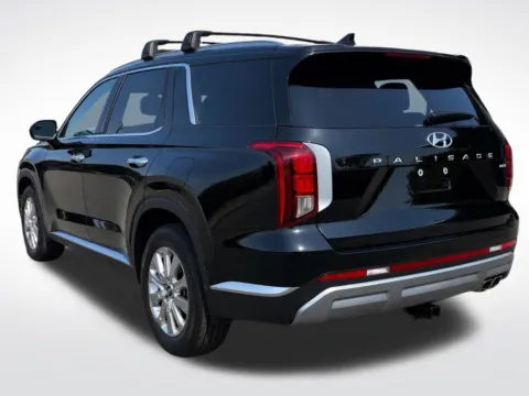 More photos of 2023 Hyundai Palisade SEL at Dream Work Automotive, NC