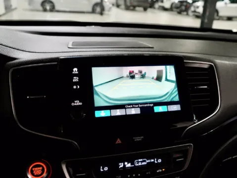 More photos of 2020 Honda Pilot Touring at Dream Work Automotive, NC