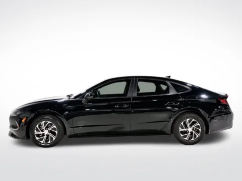 More photos of 2023 Hyundai Sonata Hybrid Blue at Dream Work Automotive, NC