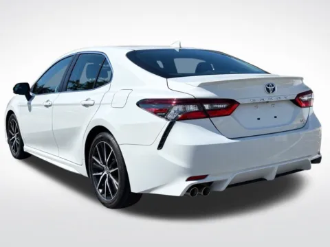 More photos of 2023 Toyota Camry Hybrid SE at Dream Work Automotive, NC