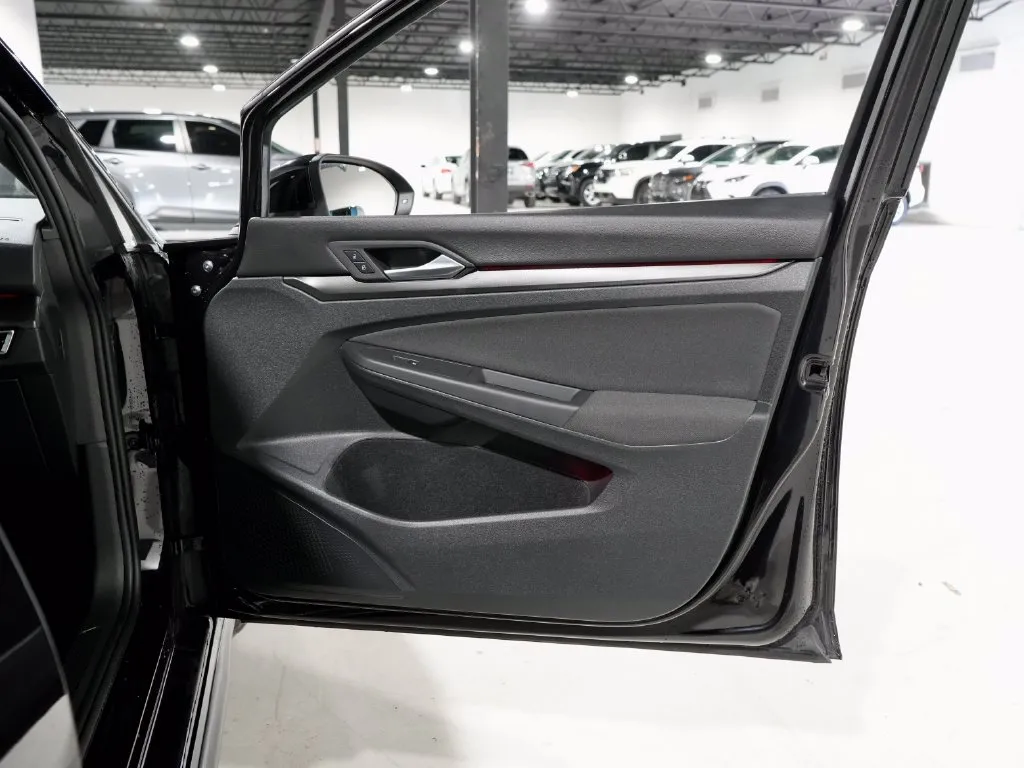 2022 Volkswagen Golf GTI SE - Photo 28