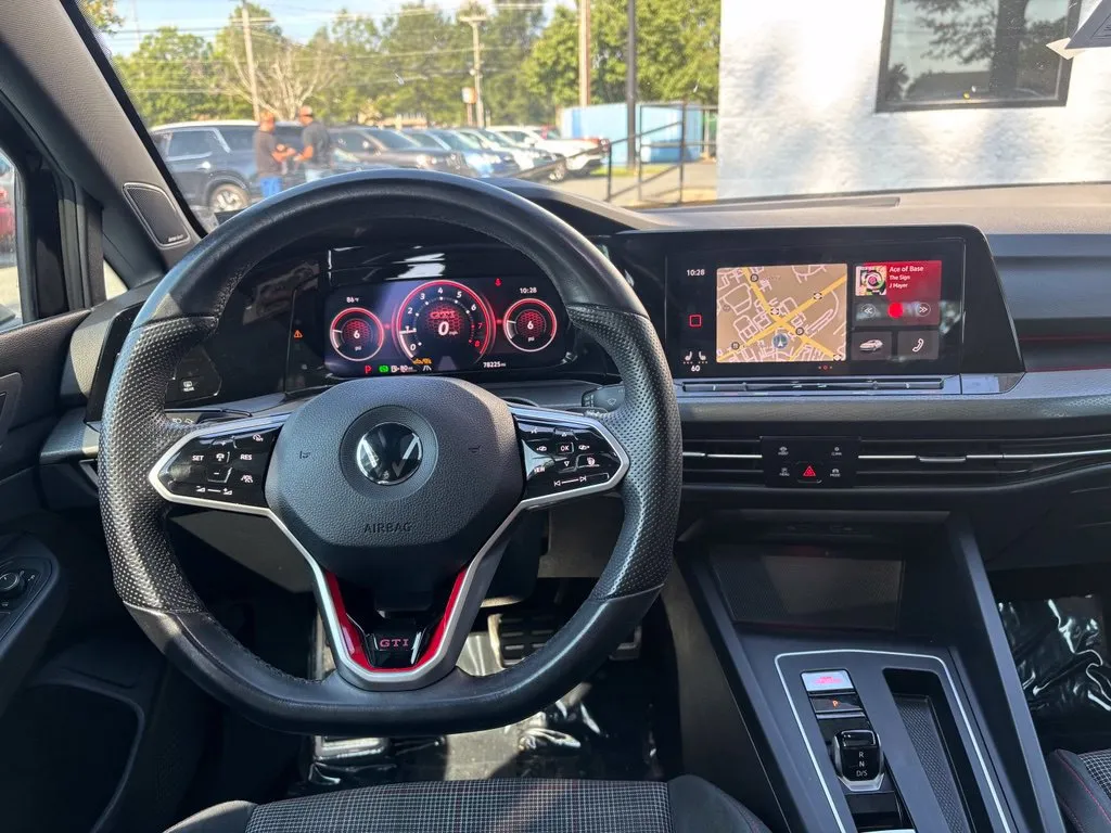 2022 Volkswagen Golf GTI SE - Photo 8