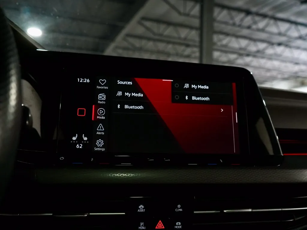 2022 Volkswagen Golf GTI SE - Photo 19