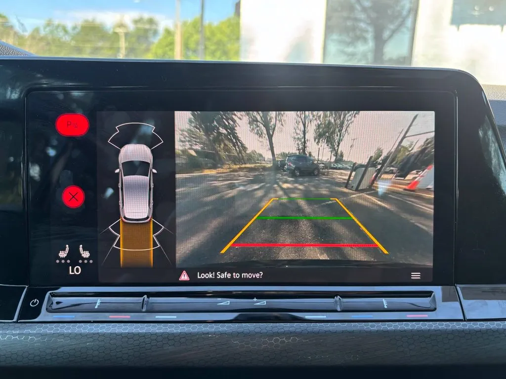2022 Volkswagen Golf GTI SE - Photo 11