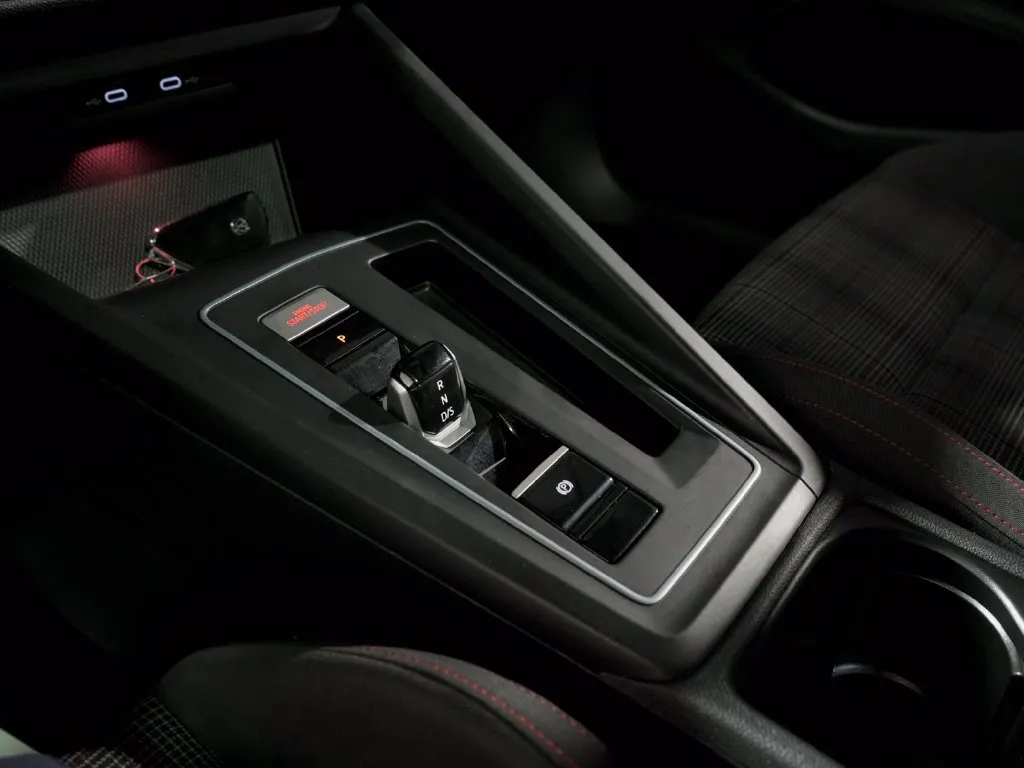 2022 Volkswagen Golf GTI SE - Photo 23