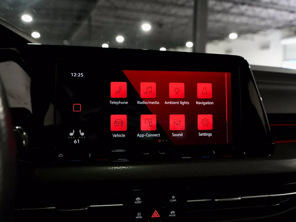 2022 Volkswagen Golf GTI SE - Photo 18