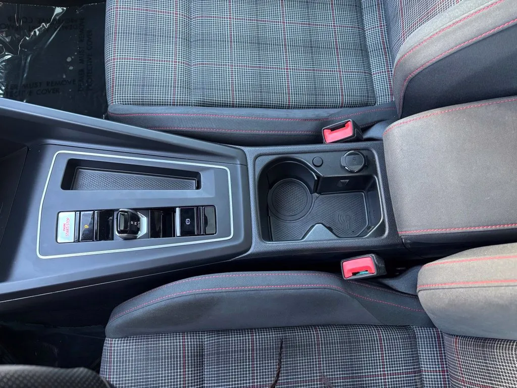 2022 Volkswagen Golf GTI SE - Photo 12